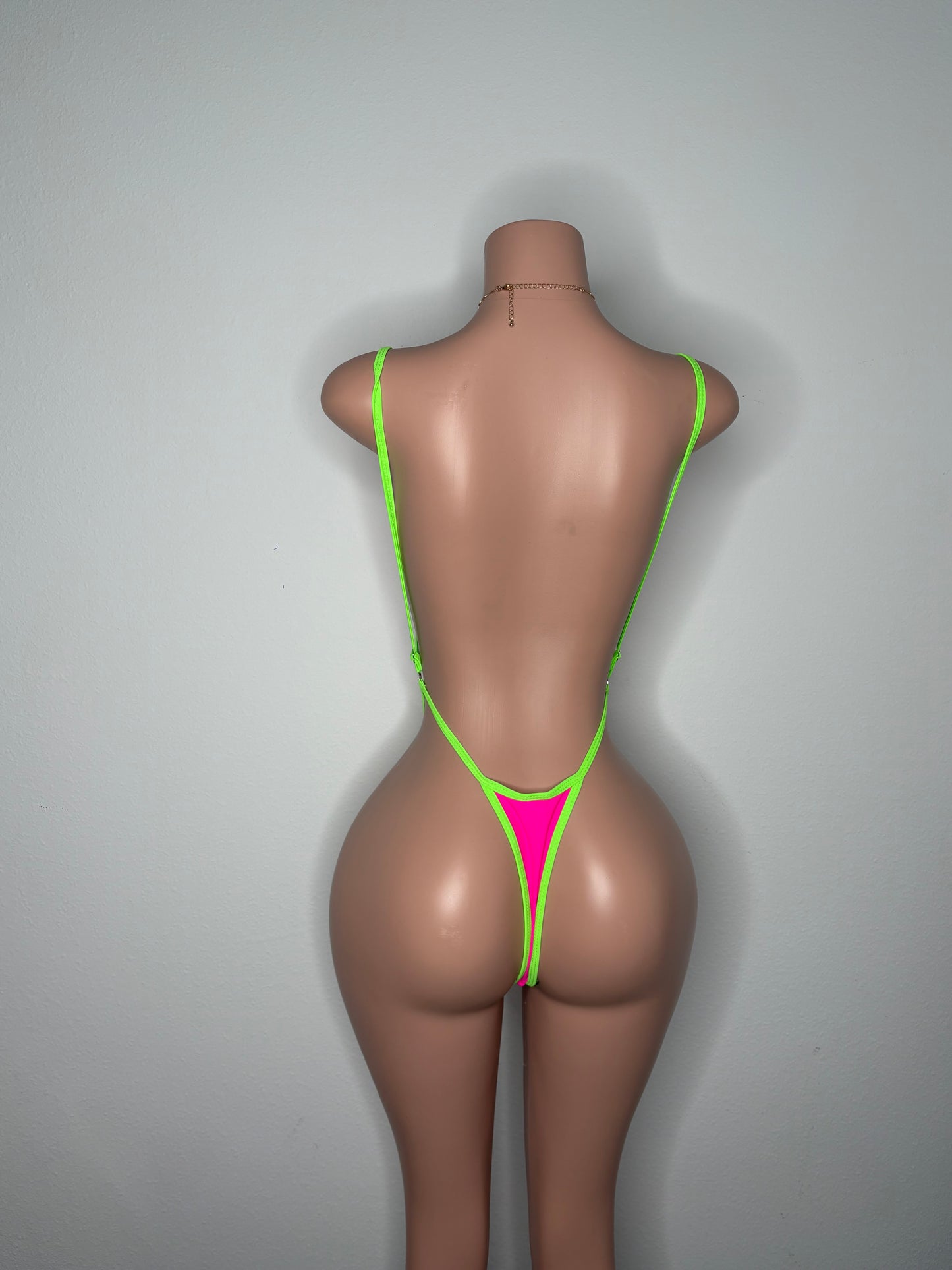 Guitar fucsia swimsuit